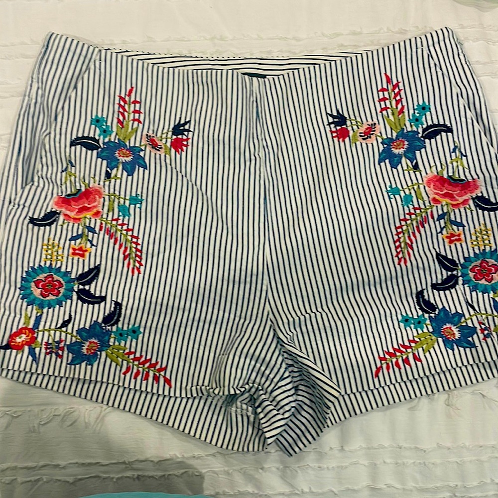 Loft embroidered Shorts